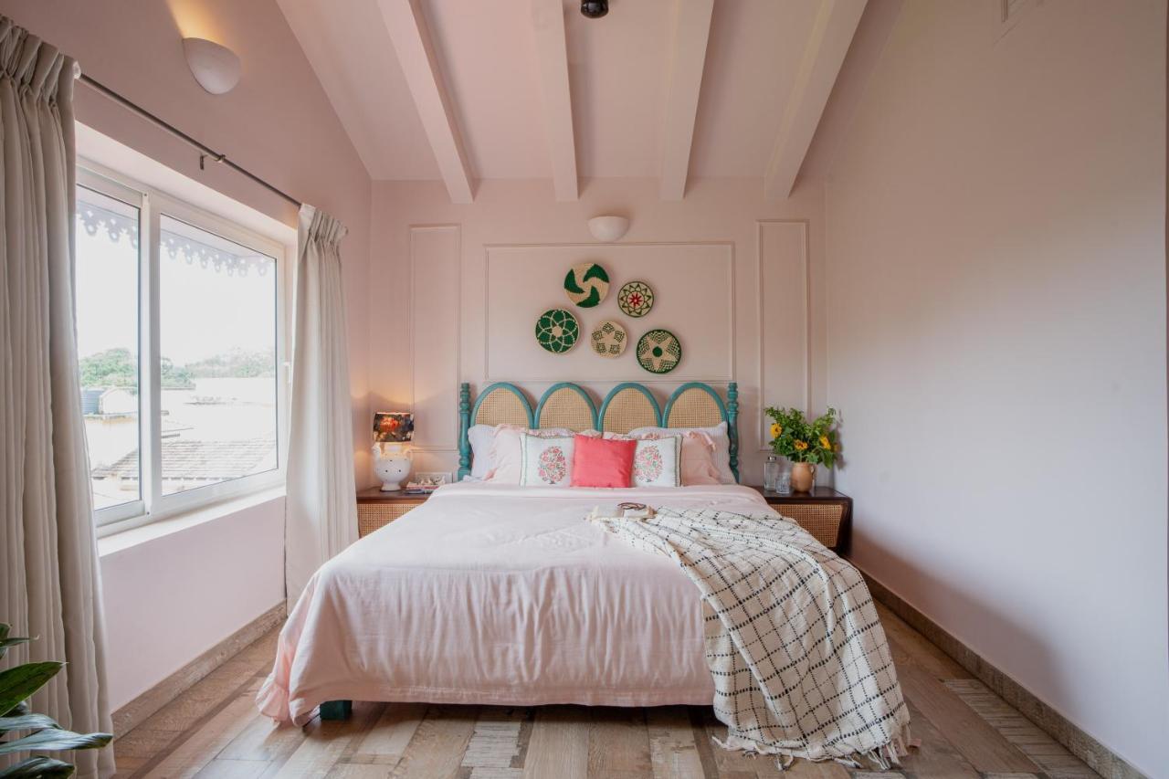 Elivaas 5 Bhk With Pvt Pool, Entertainment Room & Glass House - Bludoor Marmagao Exterior photo