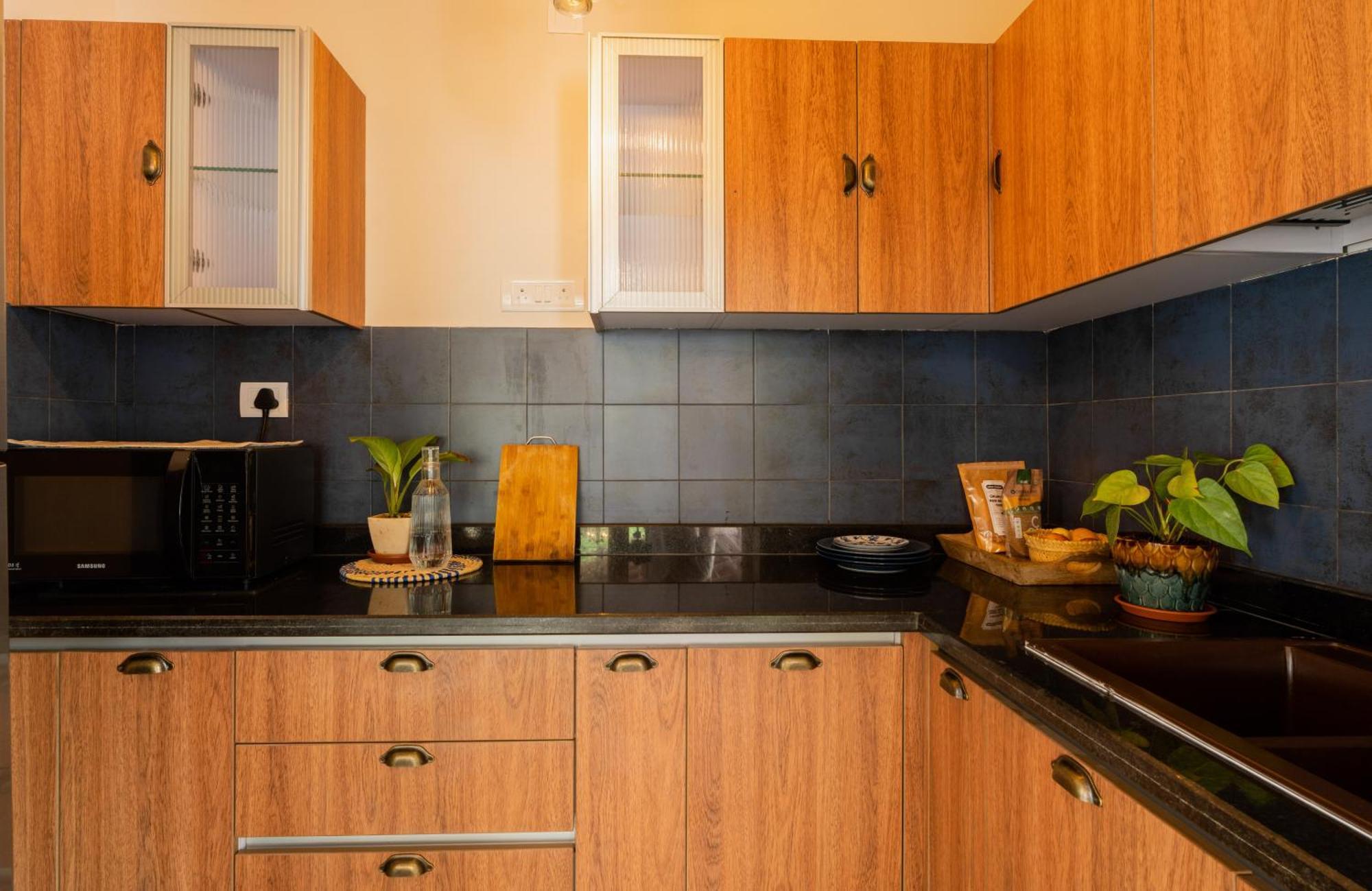 Elivaas 5 Bhk With Pvt Pool, Entertainment Room & Glass House - Bludoor Marmagao Exterior photo