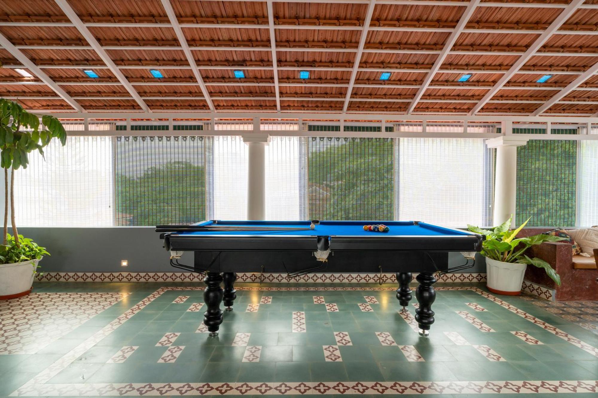 Elivaas 5 Bhk With Pvt Pool, Entertainment Room & Glass House - Bludoor Marmagao Exterior photo