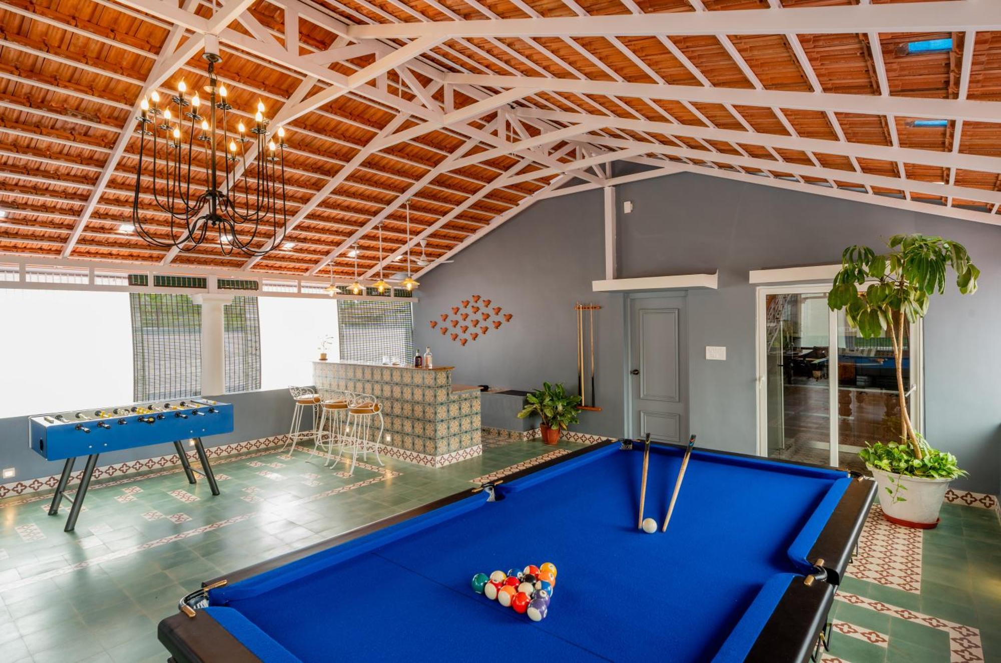 Elivaas 5 Bhk With Pvt Pool, Entertainment Room & Glass House - Bludoor Marmagao Exterior photo